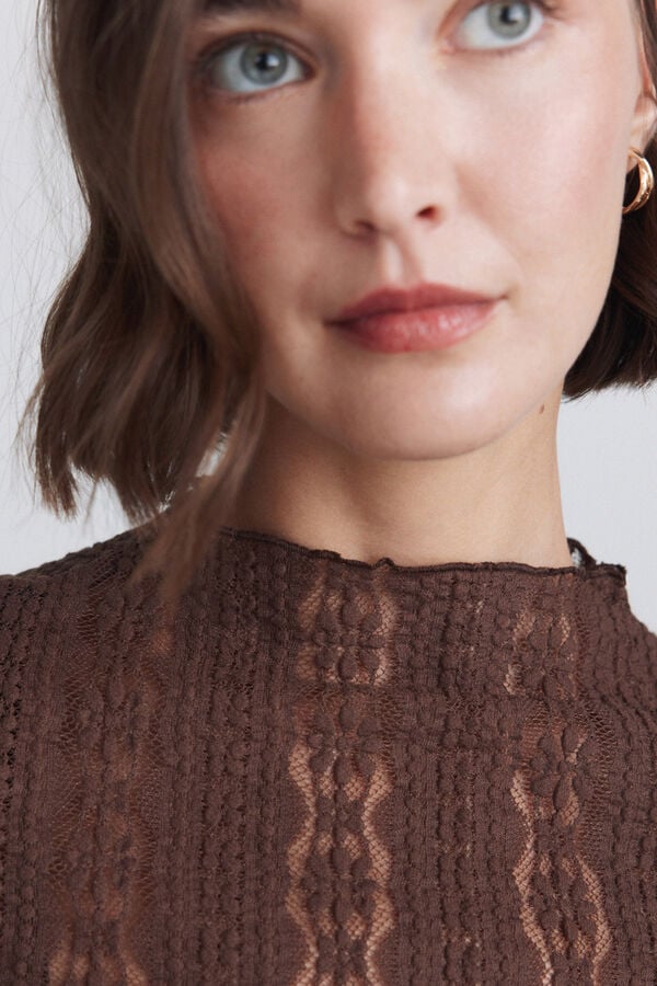 Springfield Top cuello perking lace marr&oacute;n