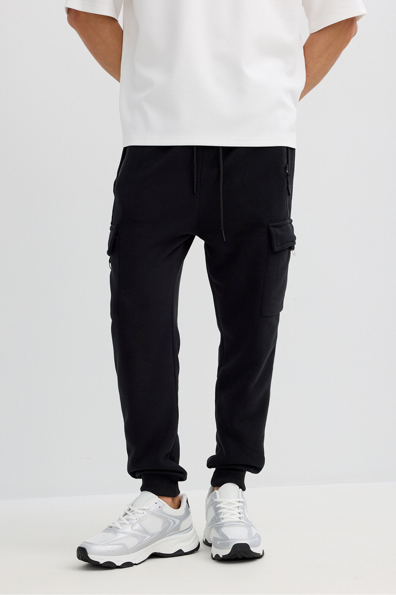 Inside Pantal&oacute;n jogger deportivo