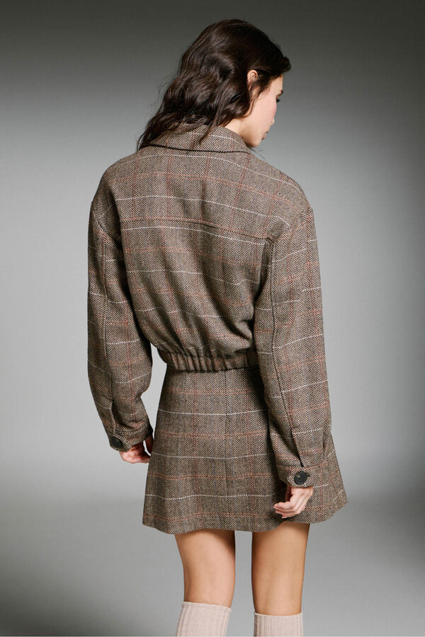 Only Chaqueta de cuadros marr&oacute;n