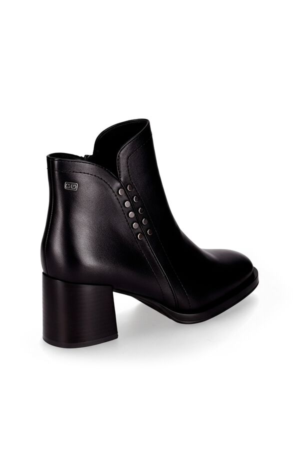 Chika 10 Side rivet ankle boots black