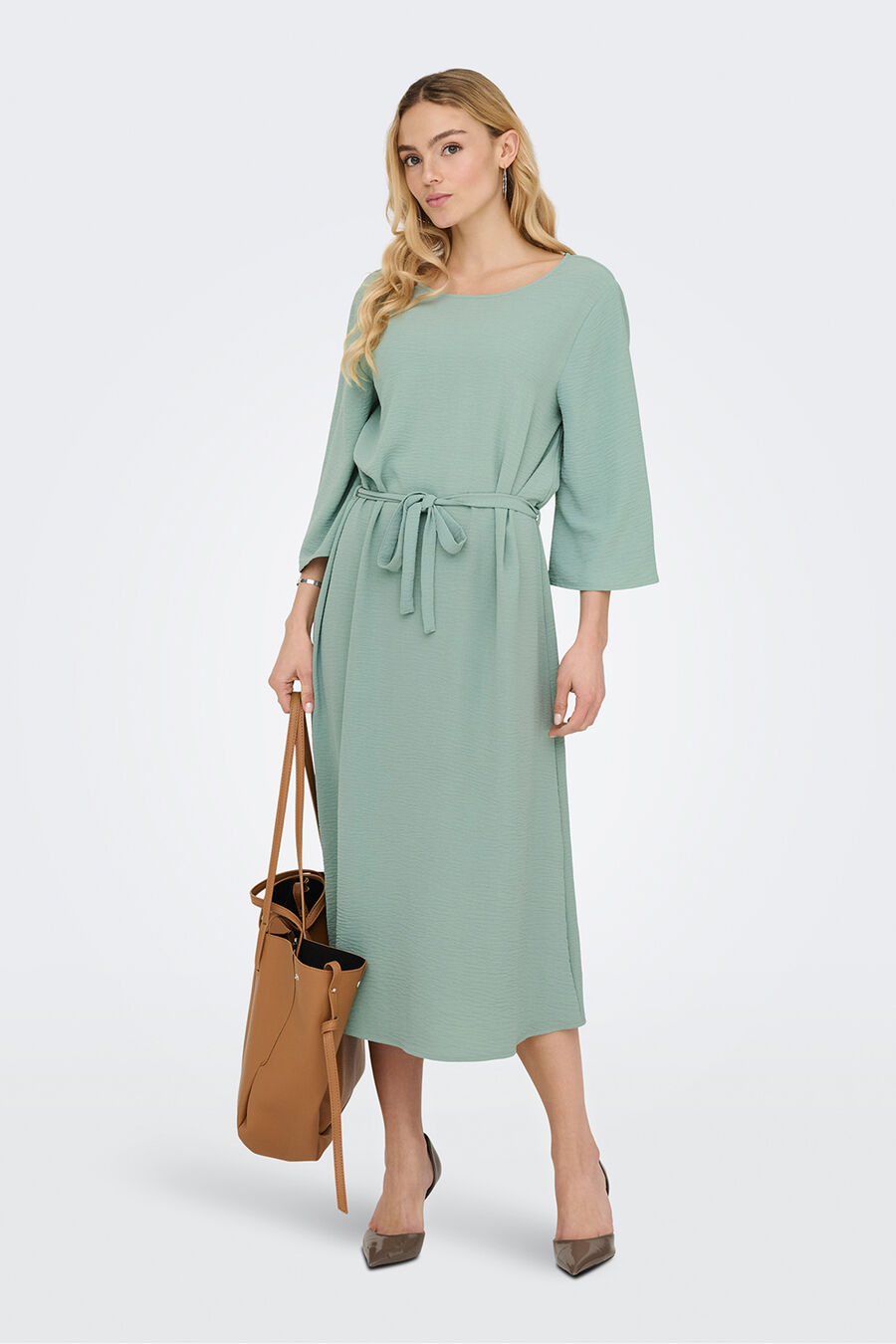 Vestido midi manga 3/4