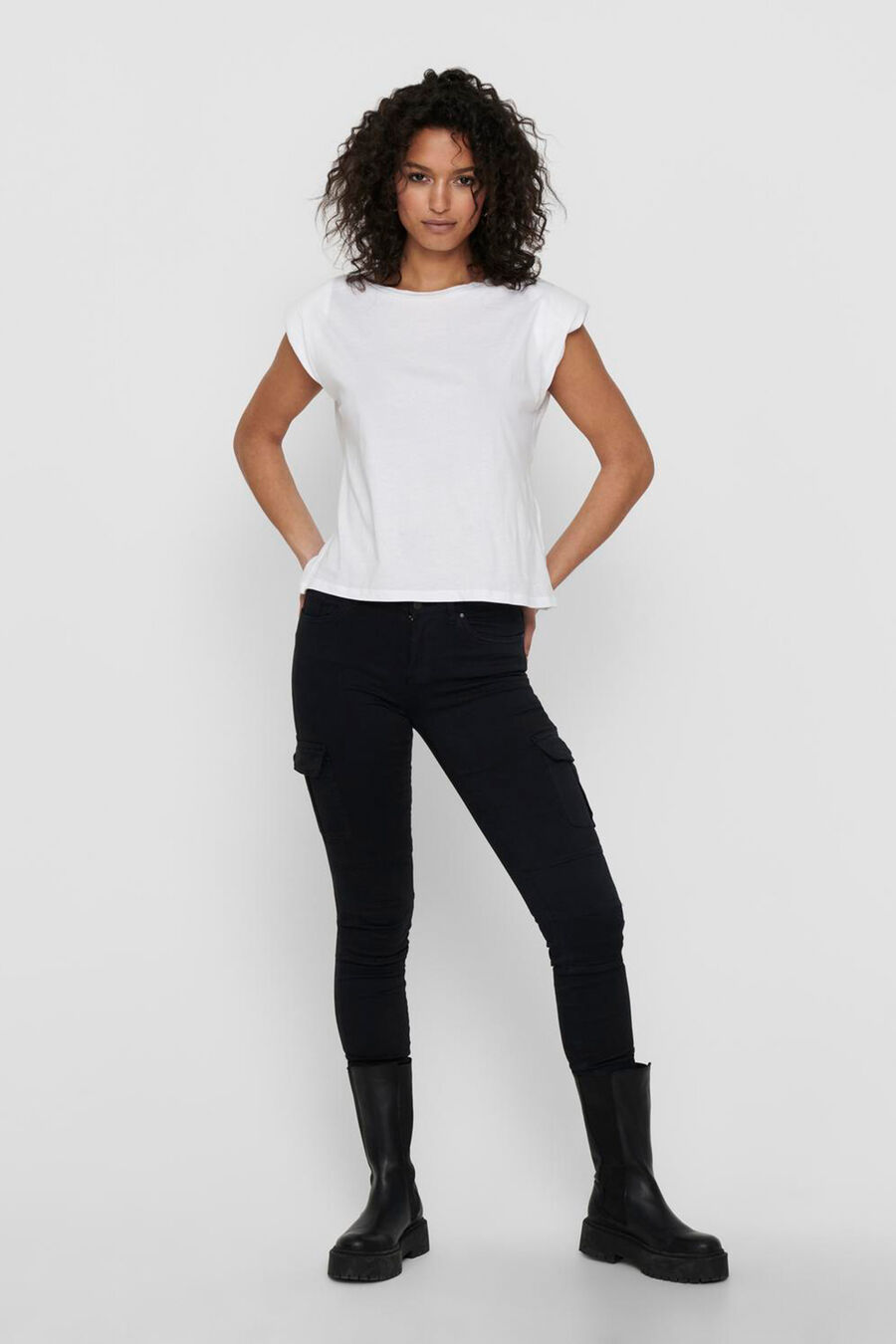 Pantalón cargo slim fit