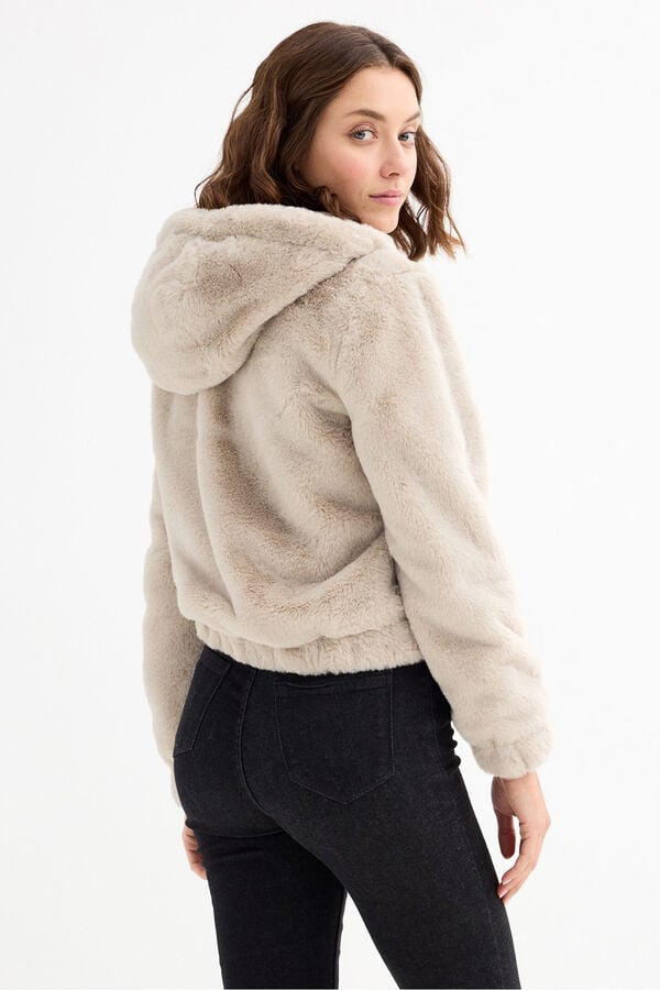 Inside Cazadora Pelo Con Capucha nude