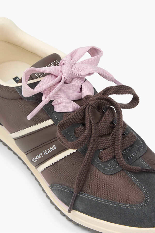 Tommy Jeans Retro Tommy Jeans trainers in brown and pink nude