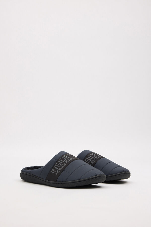 Inside Zapatillas de casa acolchadas preto