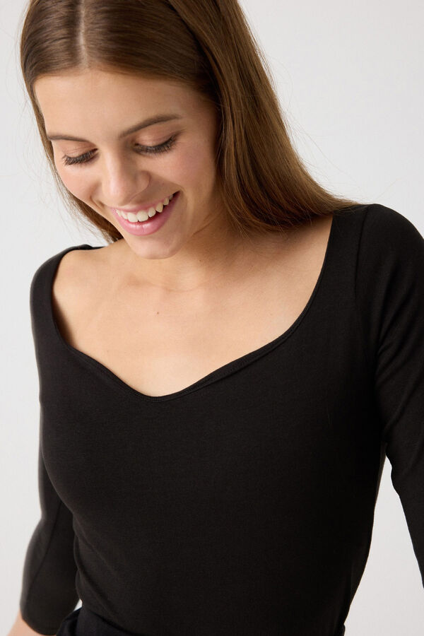 Springfield T-shirt with sweetheart neckline black