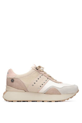 Zapatillas con tachuelas