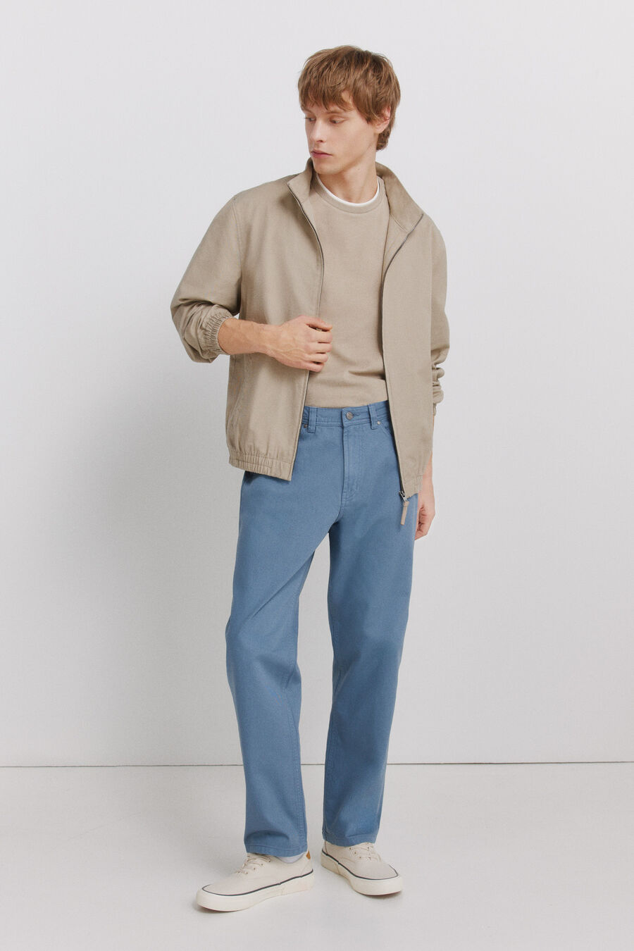 Pantalón 5 bolsillos lavado straight fit