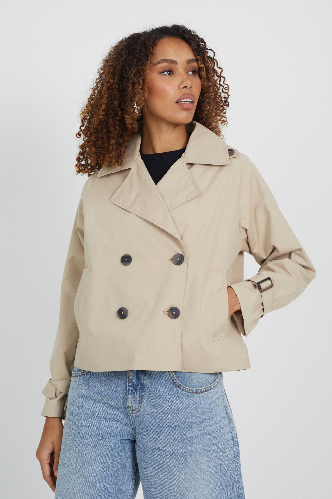 Short trench coat with double-breasted fastening | Gabardine
