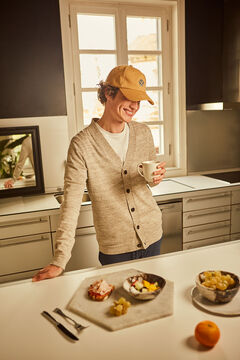 Springfield Fant&aacute;ziasz&aacute;las kardig&aacute;n barna