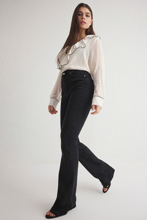 Trendyol Jeans flare de cintura alta preto