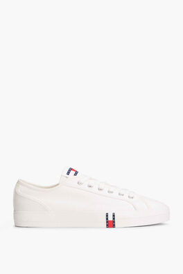 Zapatillas con bandera