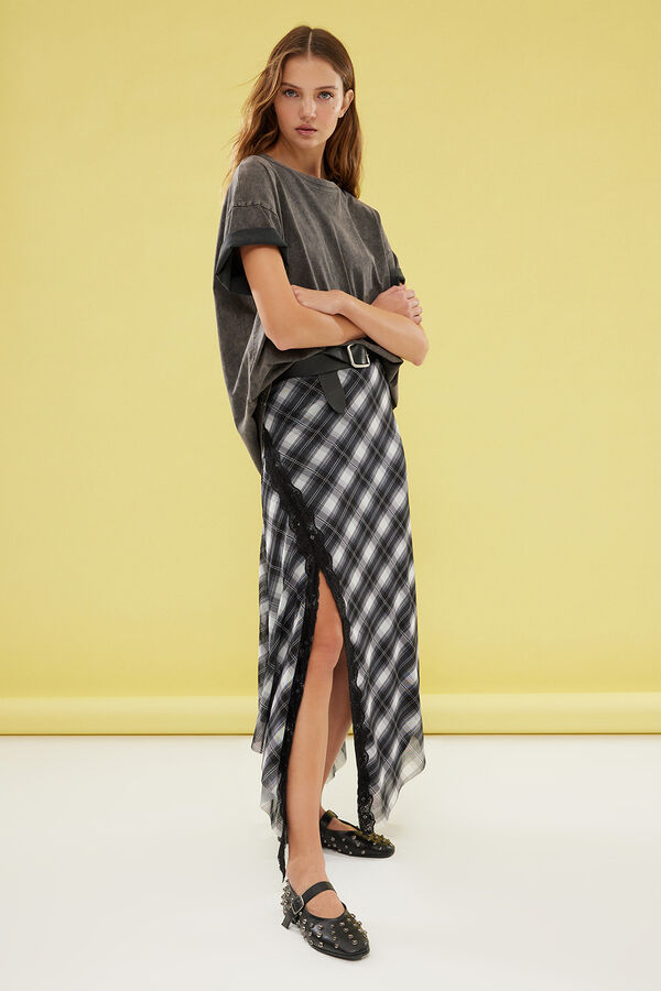 Trendyol Saia comprida com detalhes de renda preto