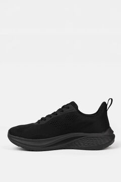 Izas Lightweight multi-activity trainers