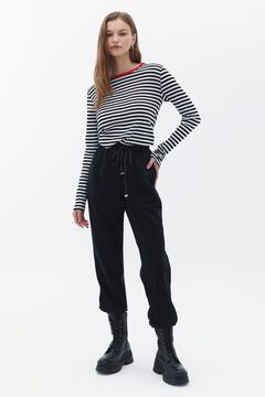 Oxxo Pantal&oacute;n jogger bolsillos