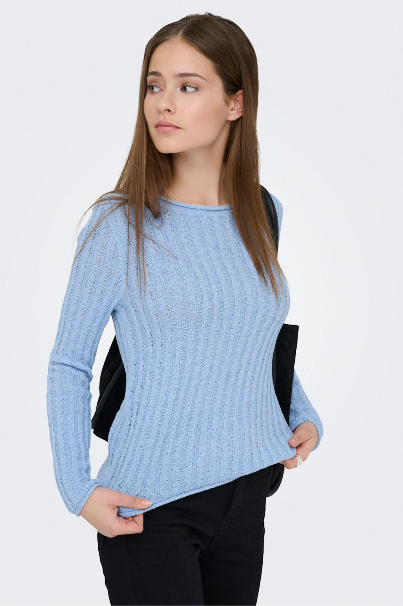 Only Camisola canelada.<br/>- Gola redonda.<br/>- Manga comprida.<br/>- Regular fit.<br/>