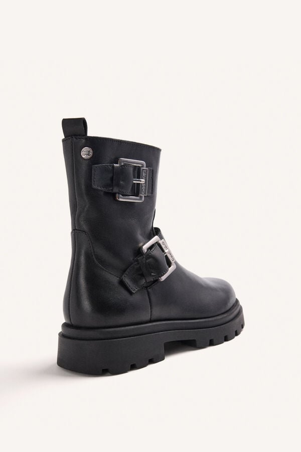 Gioseppo Leather boots with zip fastening black