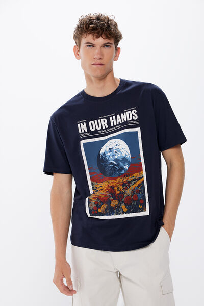 Springfield T-shirt in our hands blue
