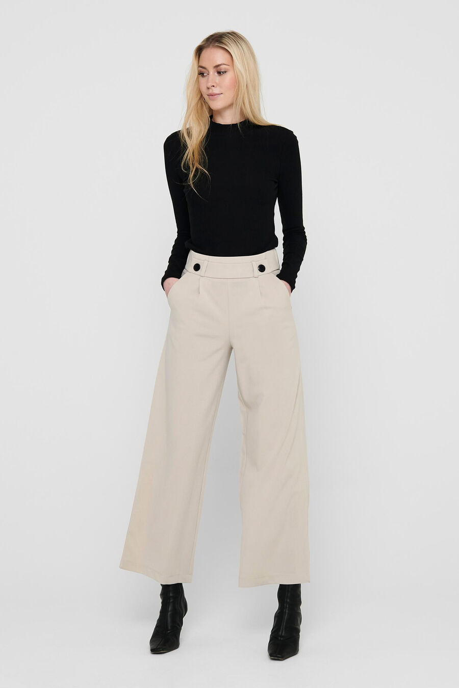 Pantalón estilo culotte largo