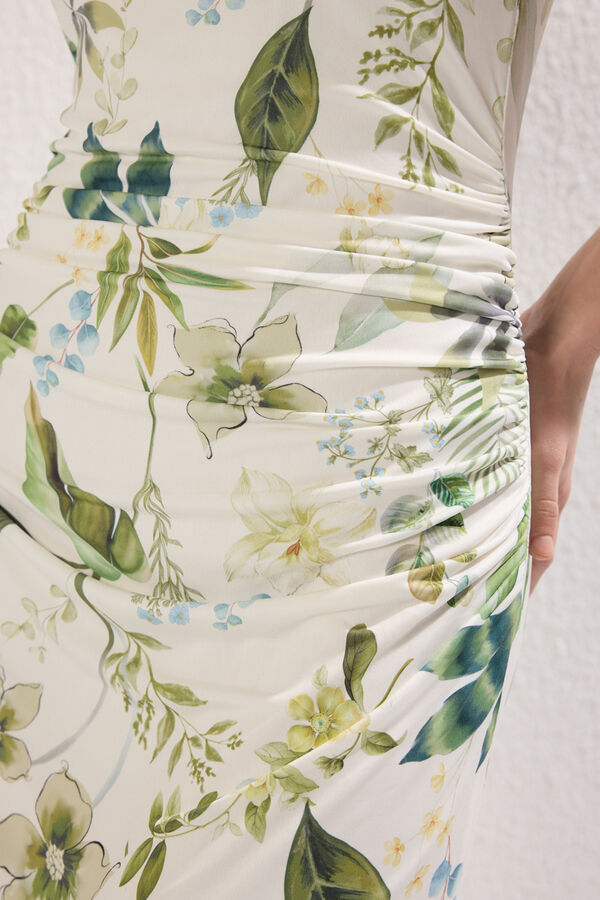 Trendyol Vestido largo ajustado marfil