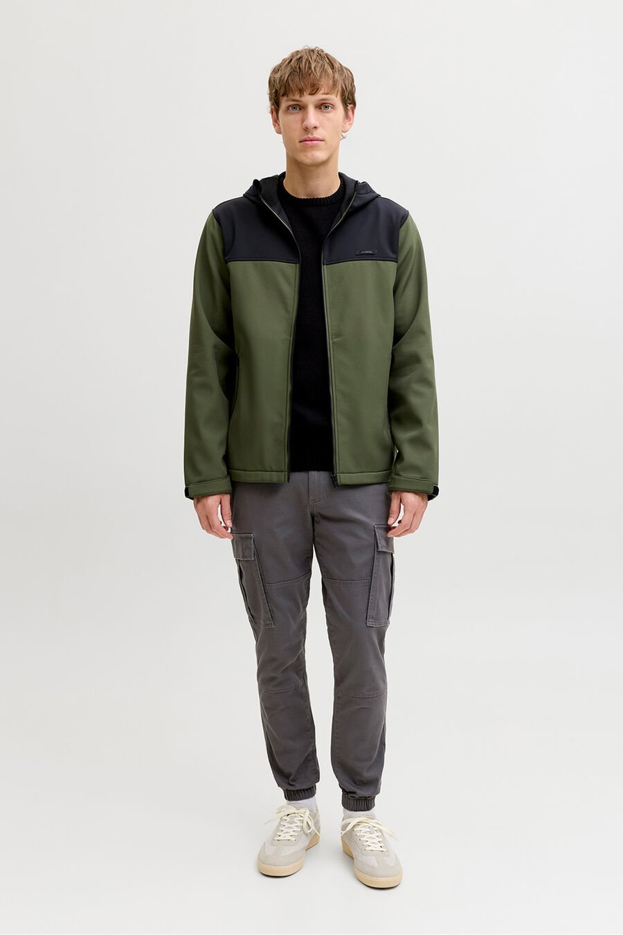 Pantalón cargo slim fit