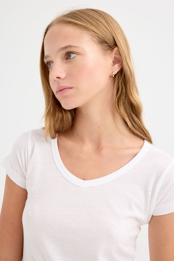 Inside V-neck T-shirt white