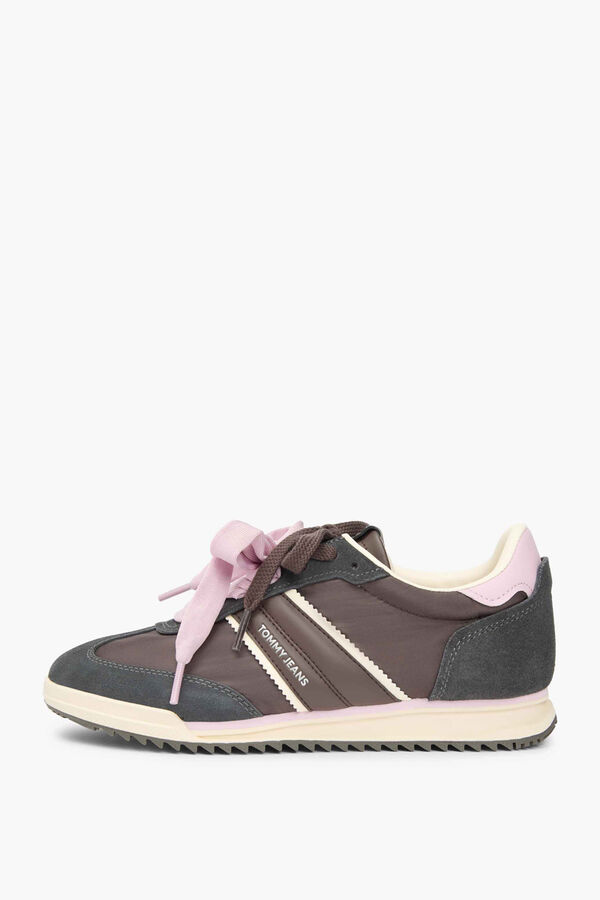 Tommy Jeans Retro Tommy Jeans trainers in brown and pink nude