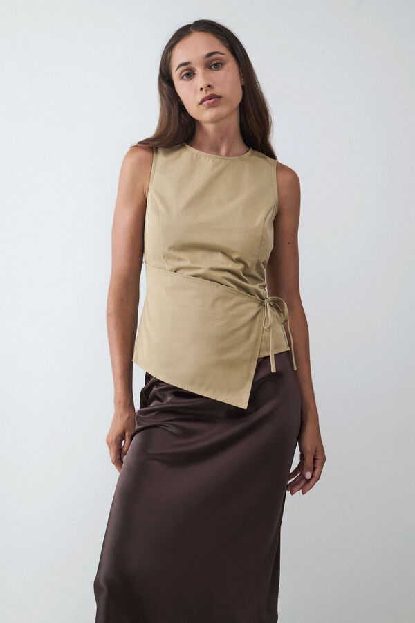 Balmohk Top asim&eacute;trico con lazo lateral beige