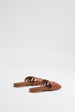 Inside Sand&aacute;lias rasas de tiras