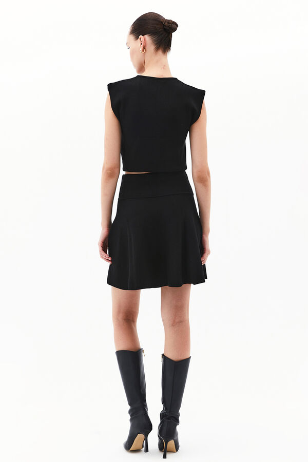 Oxxo Minifalda con vuelo negro