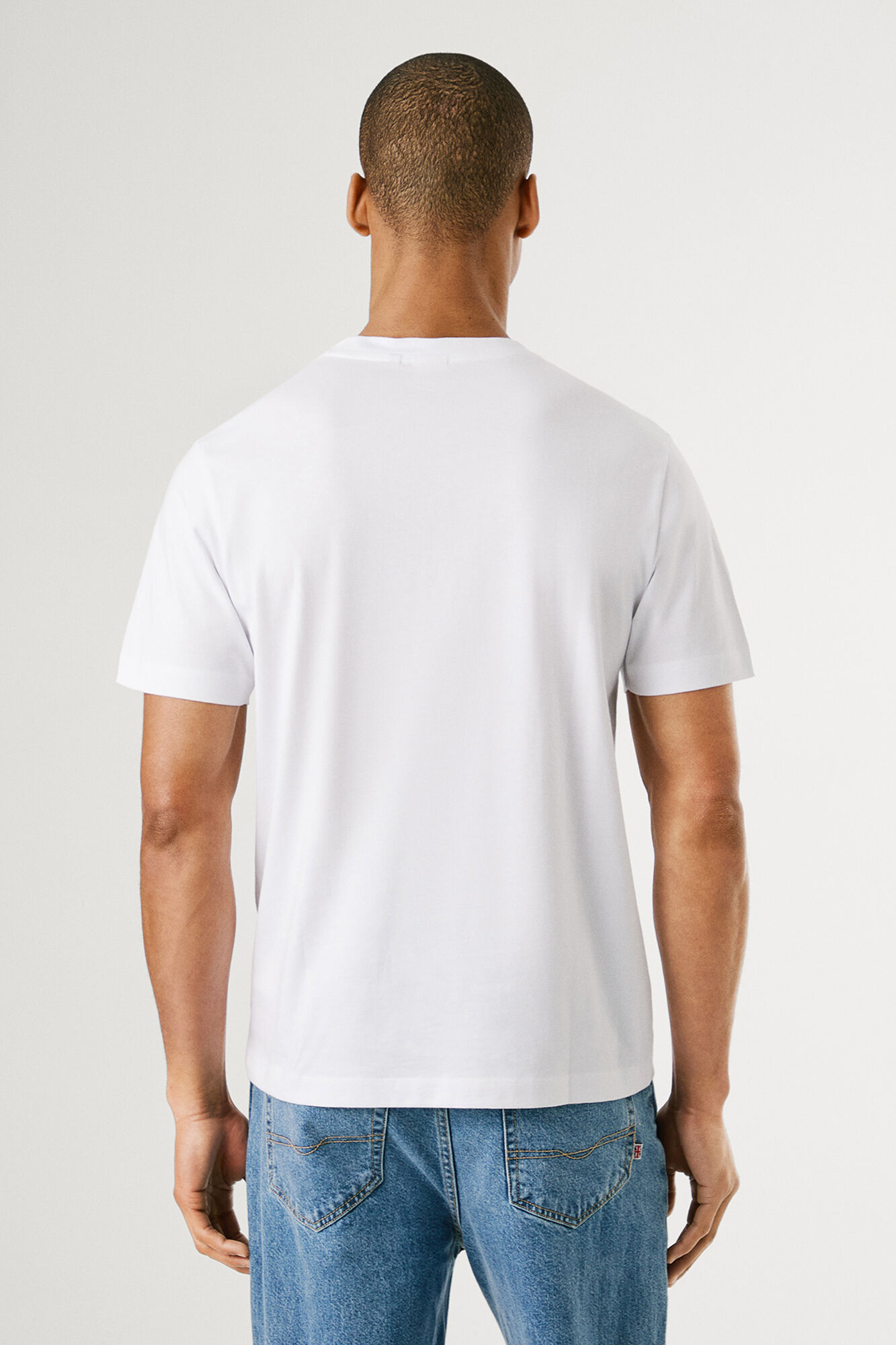 Pepe Jeans Camiseta de manga curta com logo e estampado frontal.