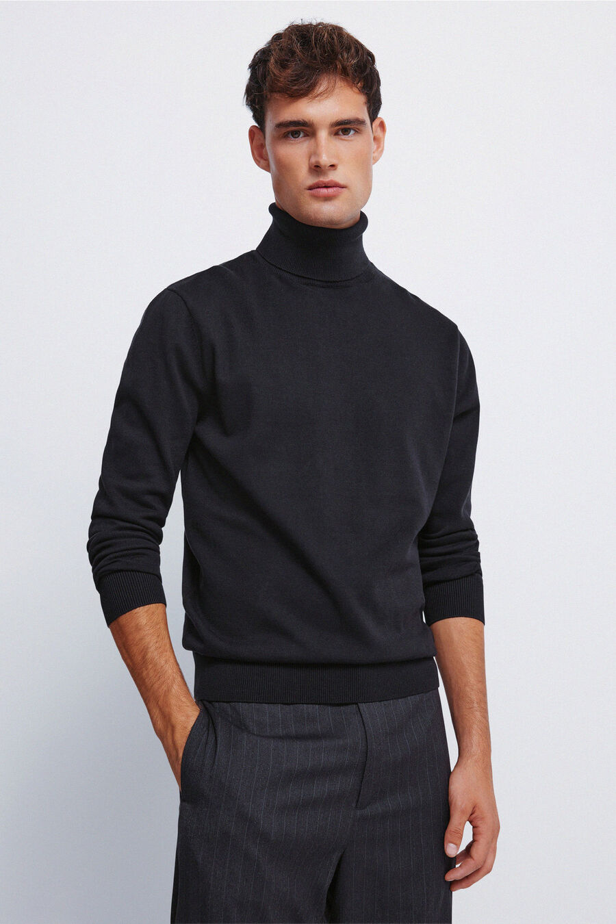 Jersey básico cuello alto
