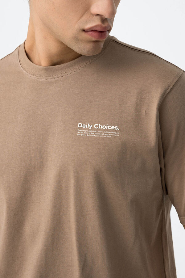 Tiffosi Camiseta con Mensajes en Relieve marr&oacute;n