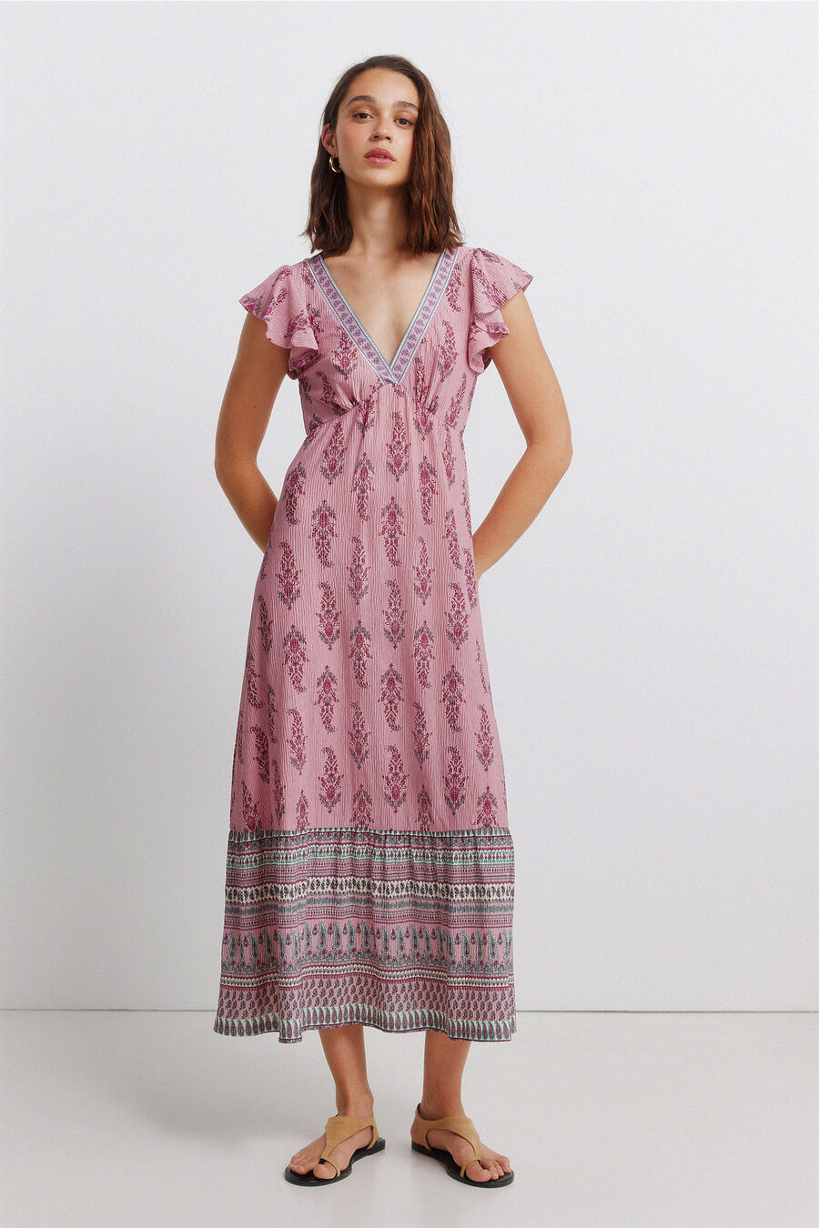 Vestido midi volantes cenefa