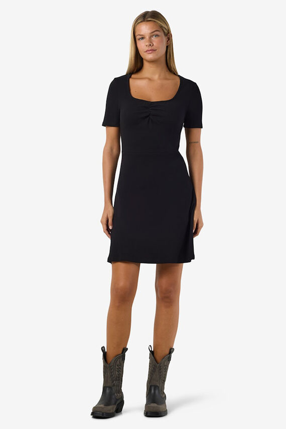 Vestido corto básico
