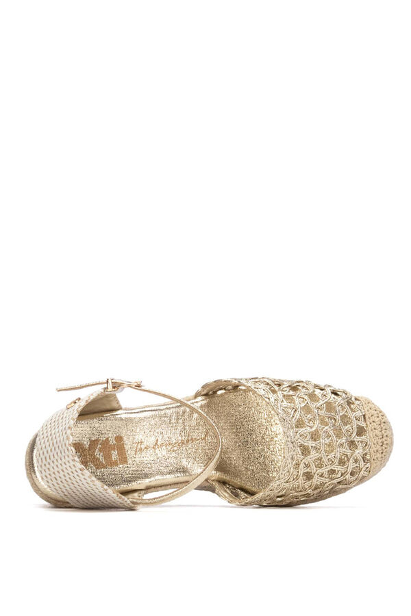 XTI Alpargata Cu&ntilde;a Trenzado Metalizado amarillo