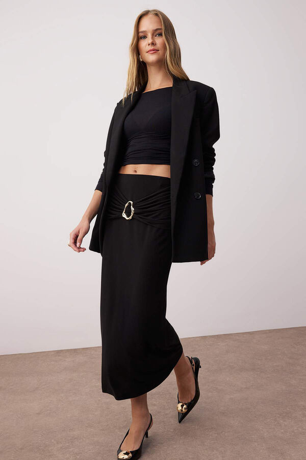 Trendyol Falda midi negro