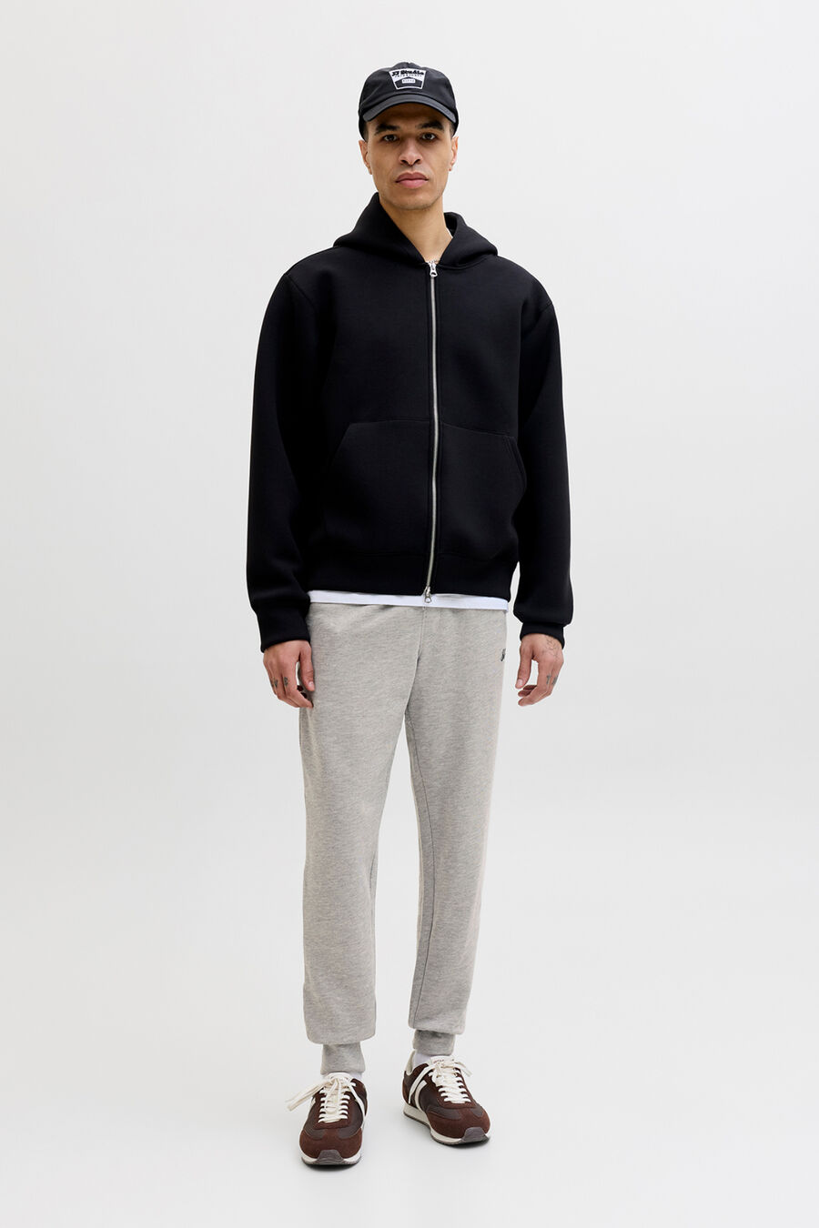 Pantalón jogger con logo
