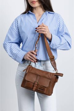 Refresh Bolso bandolera detalles met&aacute;licos marr&oacute;n