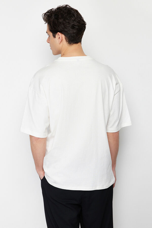 Trendyol Camiseta oversize manga corta marfil