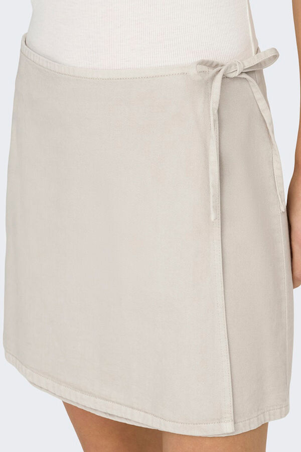 Only Falda corta cruzada beige