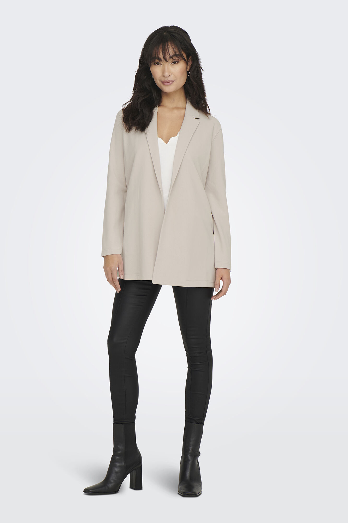 JDY Blazer fluida con manga larga