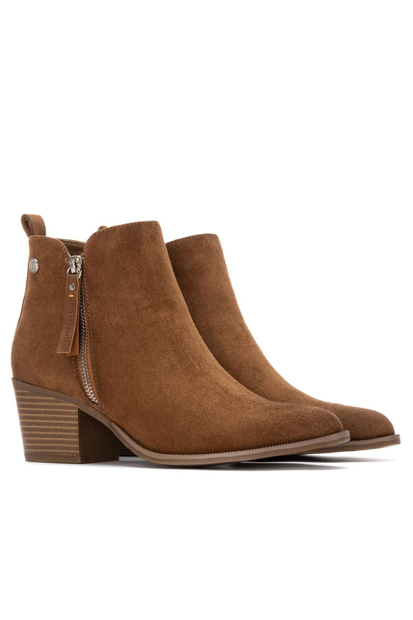 Refresh Suede heeled bootie Boja Kože