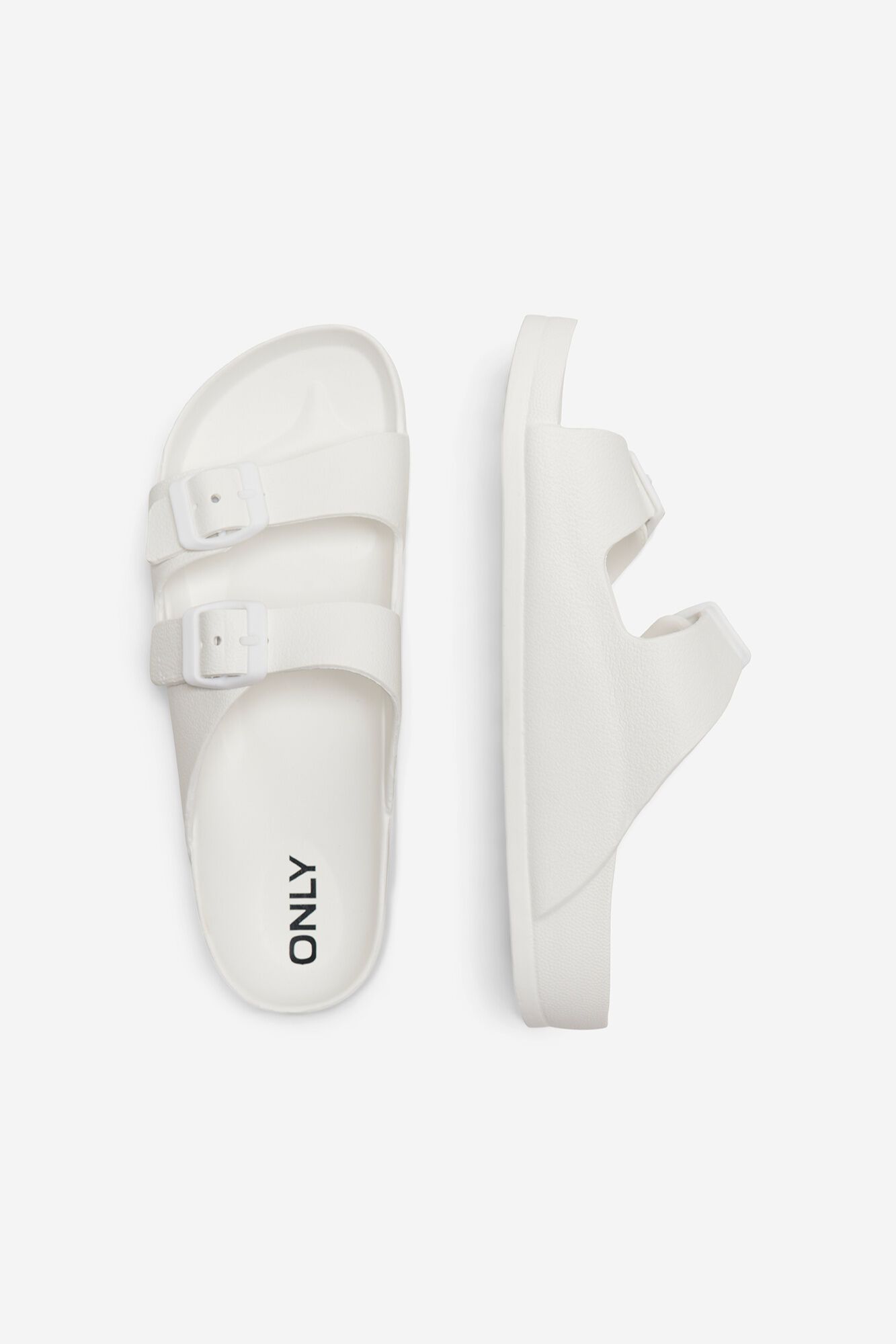 Only Sand&aacute;lia rasa