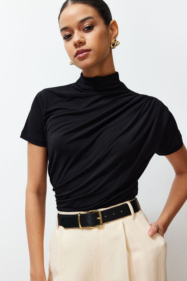 Trendyol Tight blouse black
