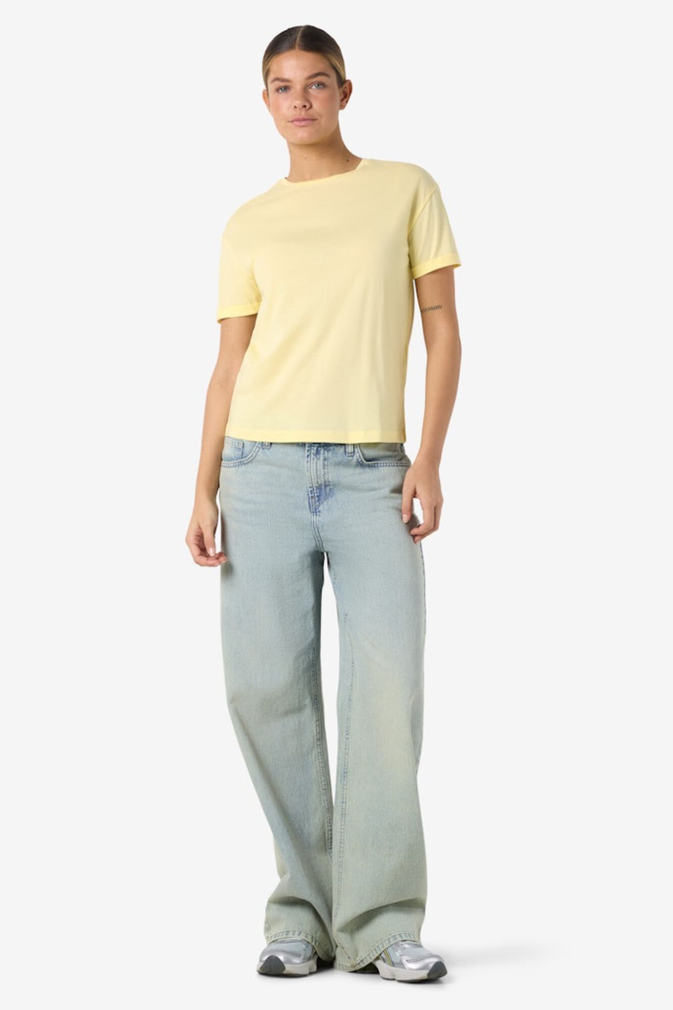 Noisy May Camiseta b&aacute;sica de manga corta con cuello redondo