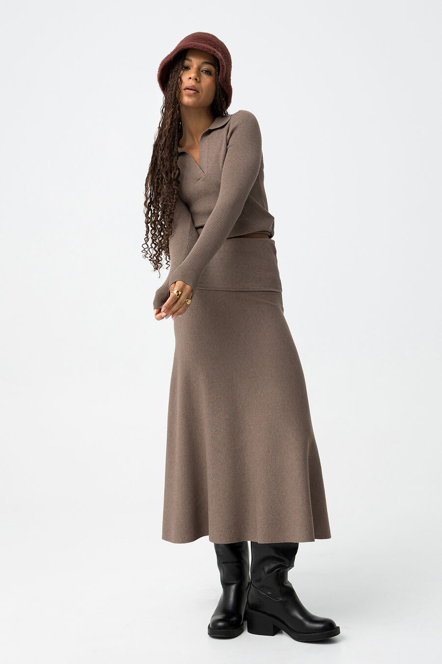 Falda midi de canalé