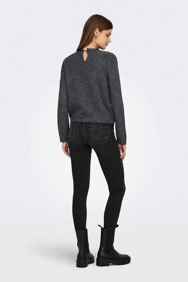 Only Pullover mit Spitzendetail Grau