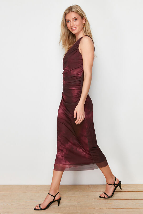 Trendyol Vestido midi asim&eacute;trico burdeos