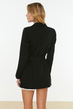 Trendyol Blazer con cintur&oacute;n